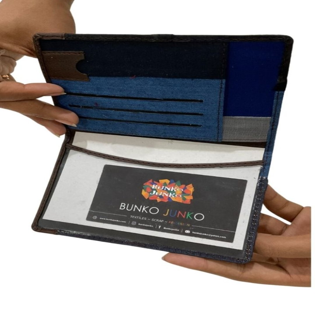 Compact Pass Case with Fashionable Flair