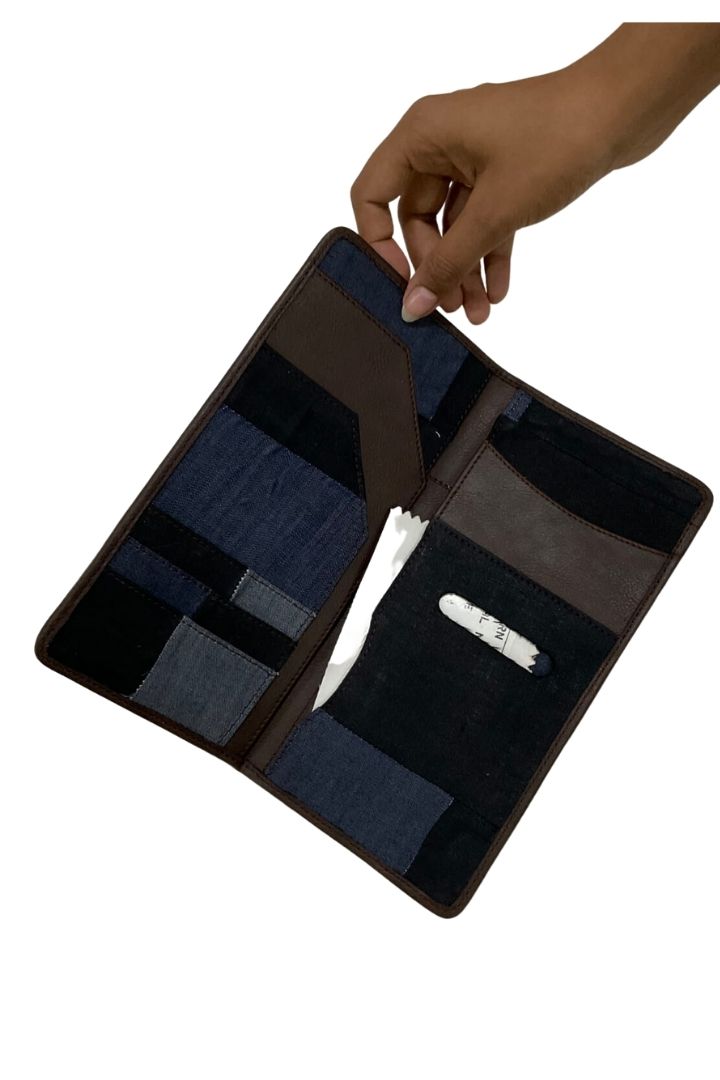 Slim Pass Case with Stylish Design