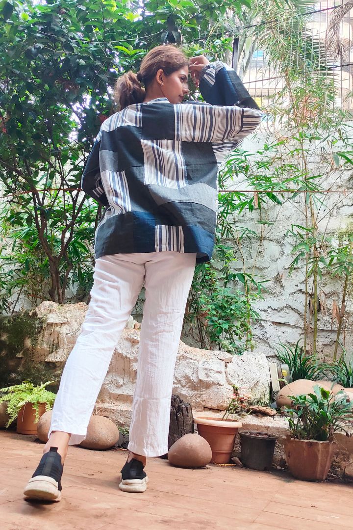 Linci Pinci Top in grey, made from upcycled textile offcuts. Ideal for eco-conscious Gen Z fashion enthusiasts.