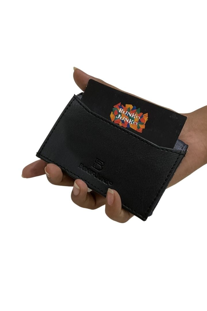 Elegant Card Organizer - Elevate Your Essentials