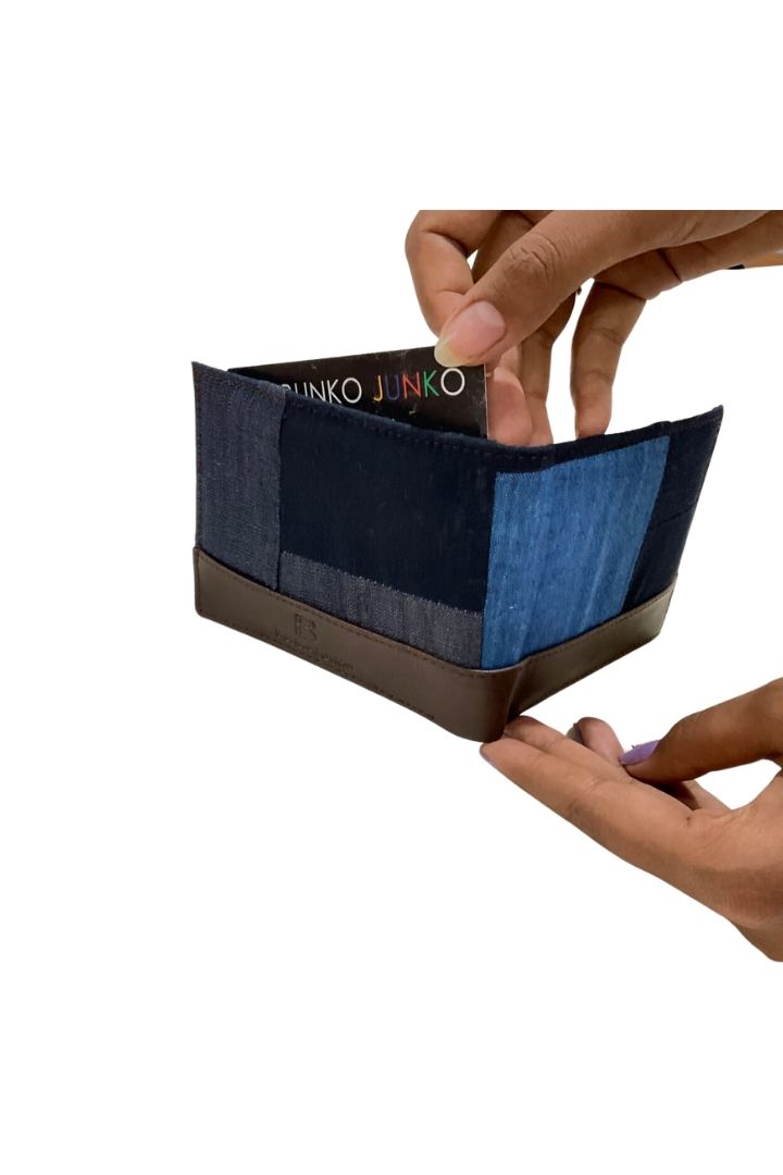 Swift Wallet Unisex - Bunko Junko: Compact & Stylish Wallet for Everyone